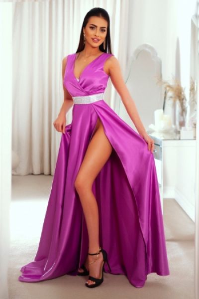 Glory in a purple dress and sexy heels 