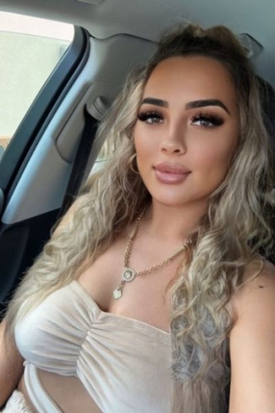 A very sexy selfie of a blonde escort named Martini